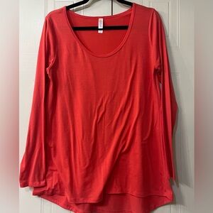 Medium women’s long sleeve top